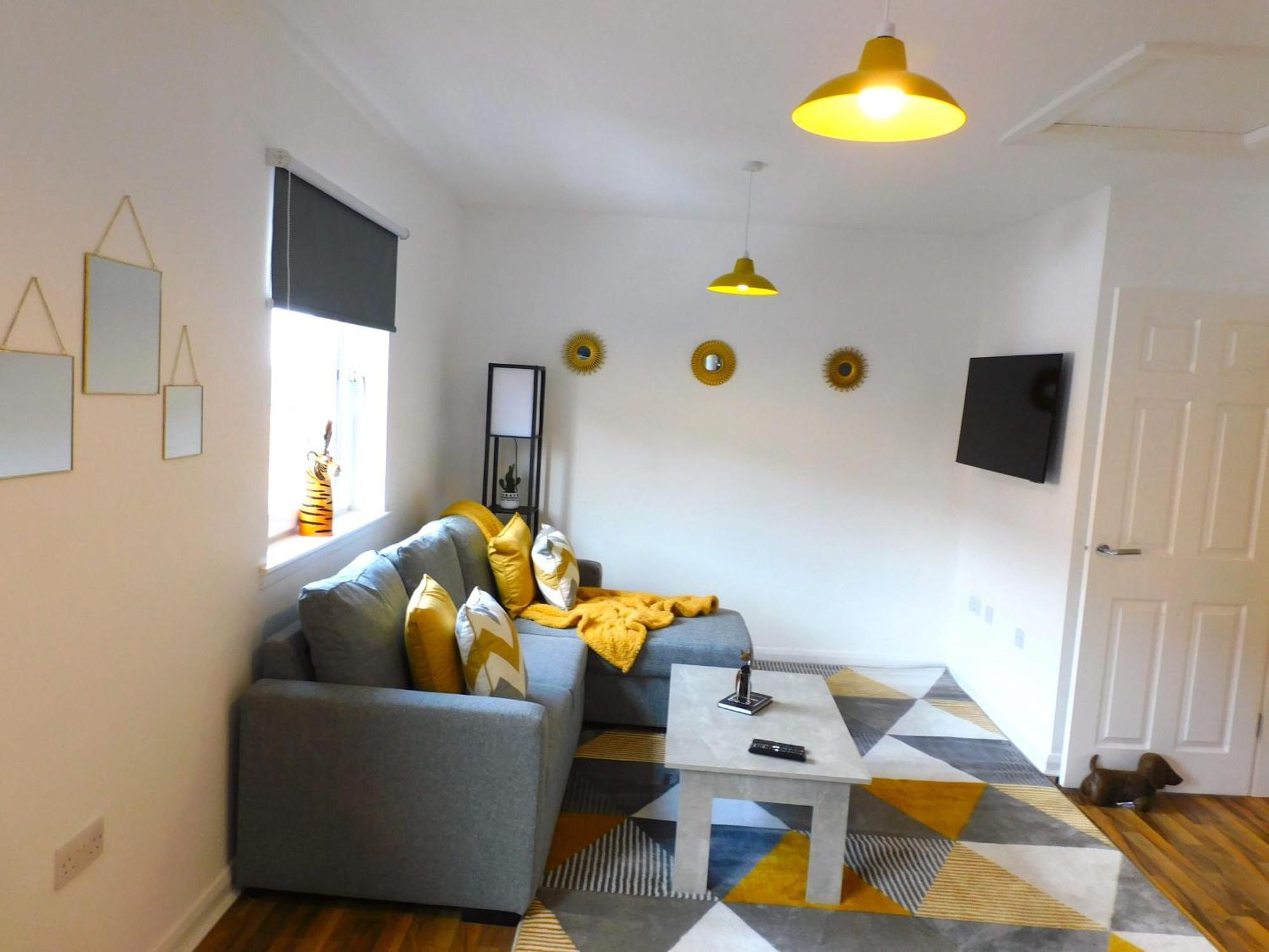 Newly Refurbished 1 Bed Apt In Hamilton Close To Station And Local Amenities Exterior photo
