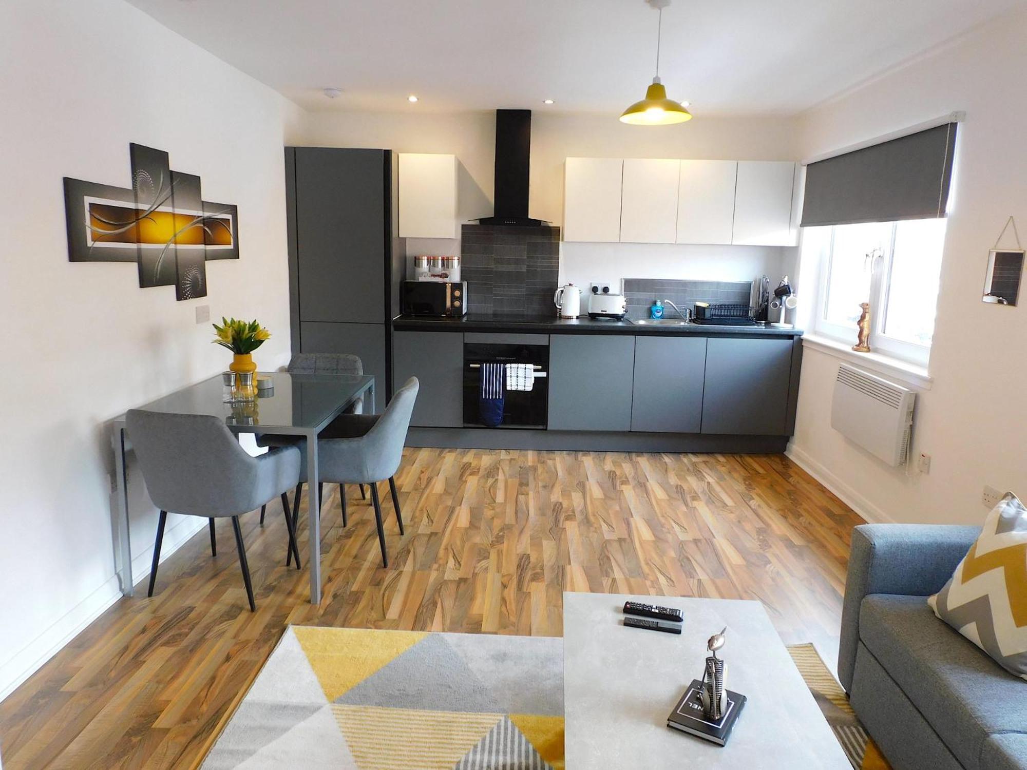 Newly Refurbished 1 Bed Apt In Hamilton Close To Station And Local Amenities Exterior photo